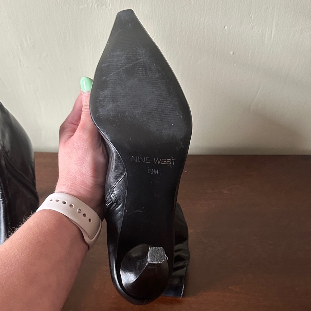 Nine West Black Pointed Toe Leather Ankle Booties with Side Zipper US8.5 - Picture 8 of 16